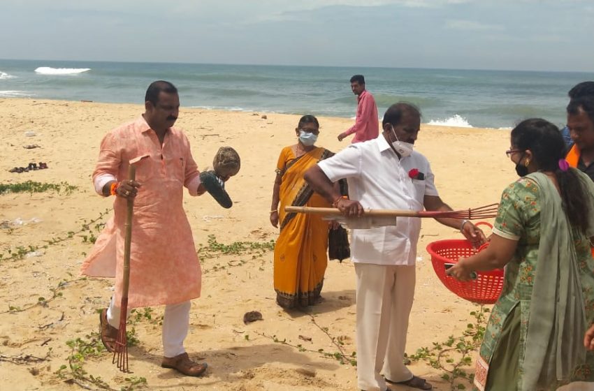  Modi’s 70th birthday celebration: BJP workers clean Hejamadi beach