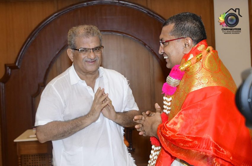  Designated seer of Edaneer math visits Dharmasthala