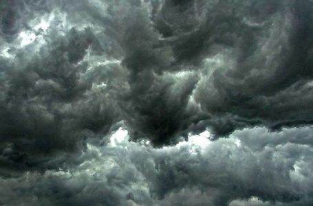 IMD Issues Thunderstorm Warning for Coastal Karnataka