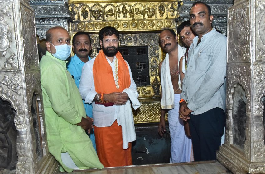  C T Ravi visits Udupi Sri Krishna Matha