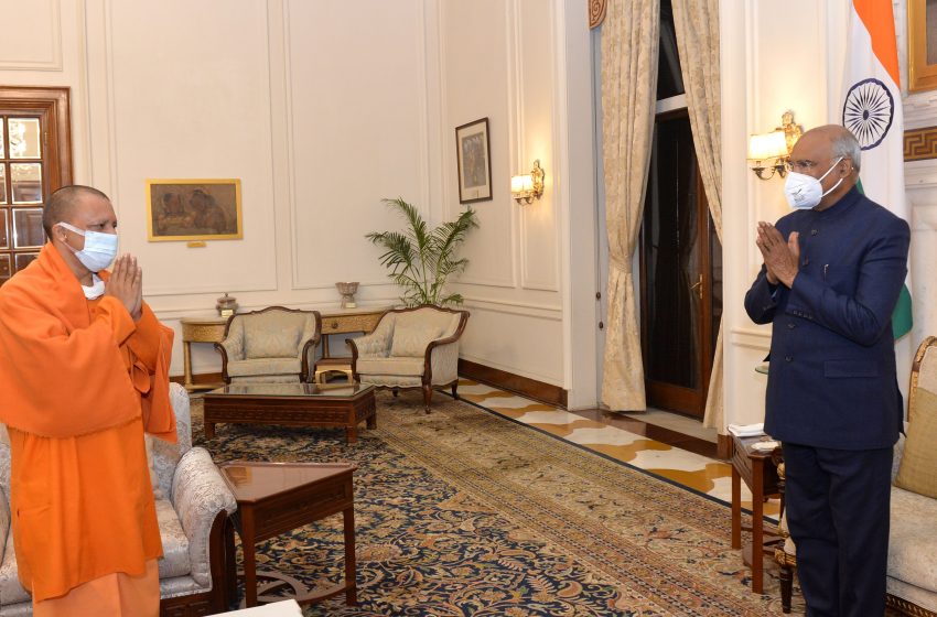  Yogi meets President Kovind