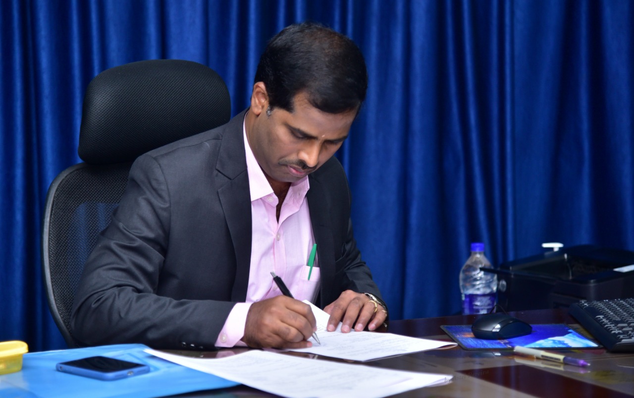 Dr Kumar takes charge as Dakshina Kannada Zilla Panchayat CEO