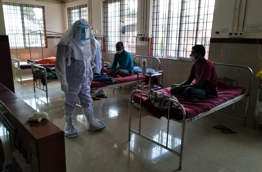 Dr Rajendra visits COVID ward