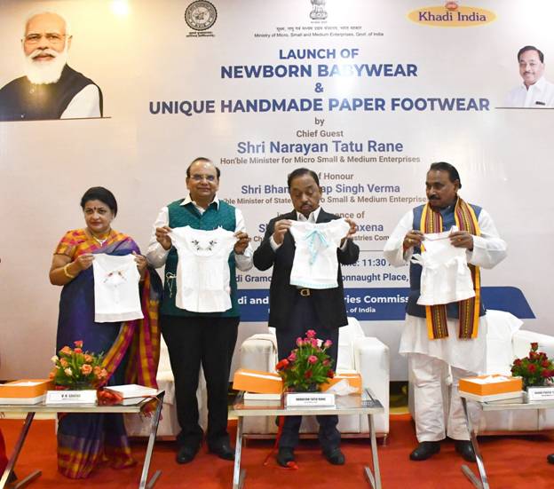  Narayan Rane launches Khadi Babywear & Unique Handmade Paper “Use & Throw” Slippers