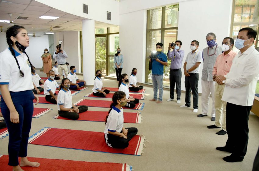  Sarbananda Sonowal at Morarji Desai National Institute of Yoga
