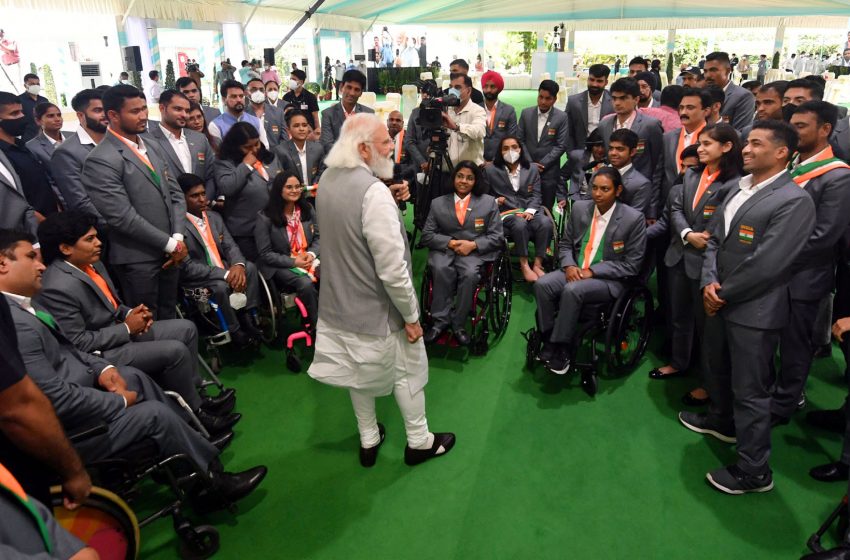  Modi meets Indian Contingent of Tokyo 2020 Paralympic Games