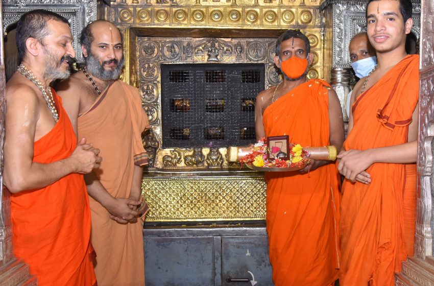  Padma Vibhushan: Pejawar Swamiji gets grand reception