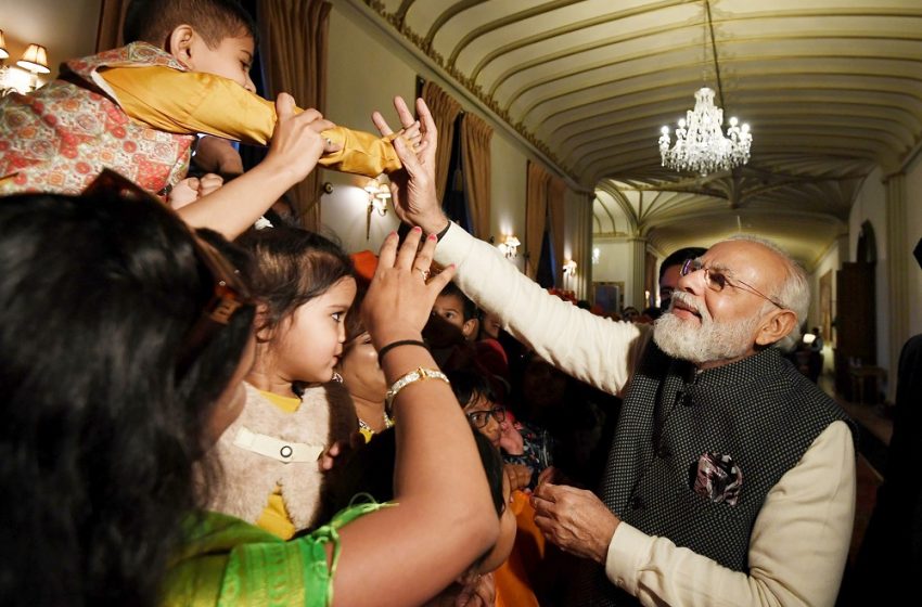  Modi interacts with Indian community in Scotland