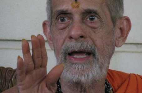 Seers object to Hamsalekha’s statement on Pejawar Swamiji