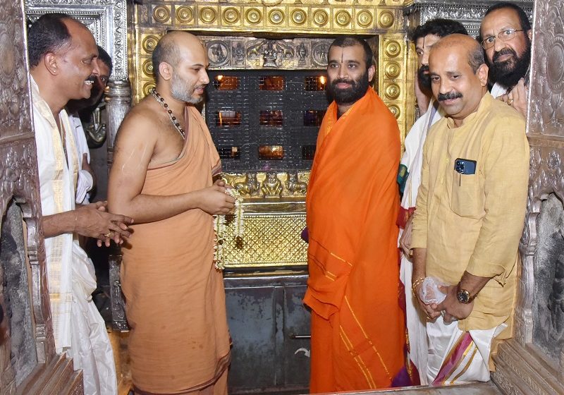  Sri Samyamindra Thirtha Swamiji visits Udupi Sri Krishna Matha
