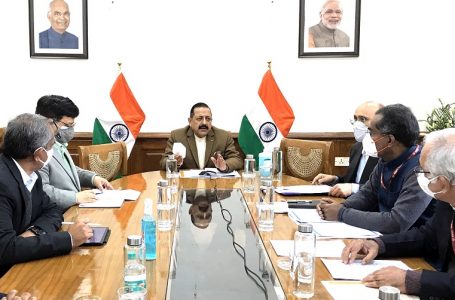 The Minister of State for Science & Technology and Earth Sciences (I/C), Prime Ministers Office, Personnel, Public Grievances & Pensions, Atomic Energy and Space, Dr. Jitendra Singh presiding over a high level meeting of all Secretaries of Science Ministries and Science Departments, in New Delhi on January 12, 2022.