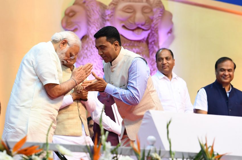  PM attends oath taking ceremony of Pramod Sawant