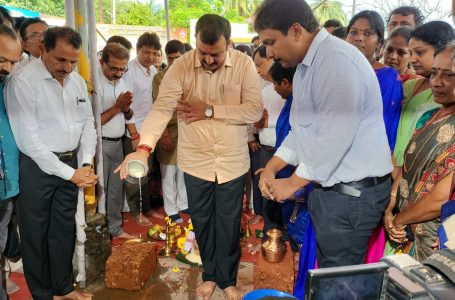 Sunil Kumar lays foundation stone for Brahmashri Narayana Guru Circle