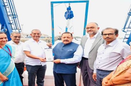 Dr Jitendra Singh unveils India’s first Saline Water Lantern