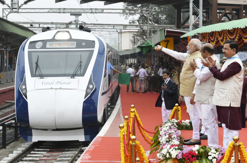  Bengaluru: PM Modi flags off Vande Bharat Express and Bharat Gaurav Kashi Darshan Train