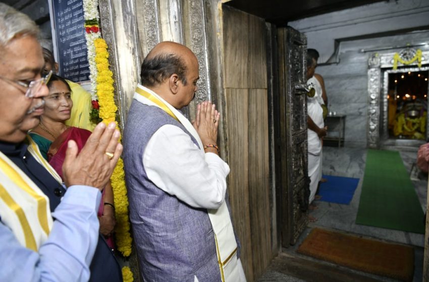  Bommai visits Sri Srikanteshwara Temple