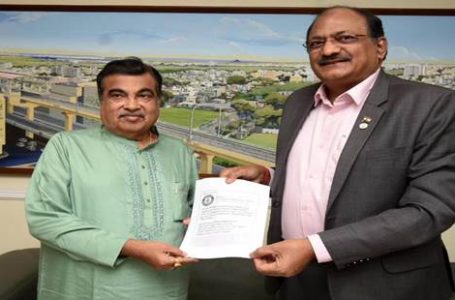 Gadkari congratulates team NHAI and Maha Metro on achieving the Guinness Book of World Record