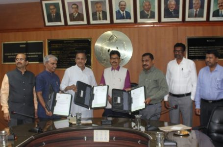 Mangalore University signs MoU with Sharada Yoga and Naturopathy Medical College