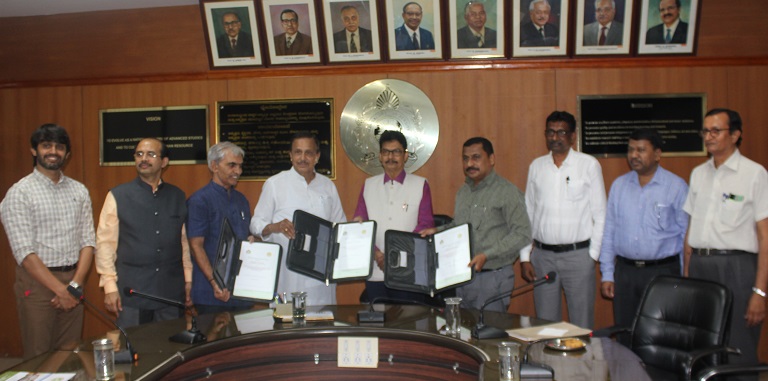  Mangalore University signs MoU with Sharada Yoga and Naturopathy Medical College