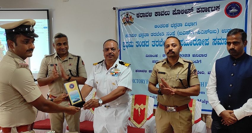  Karnataka Coast Guard Commander lauds training provided at Coastal Security Training Institute