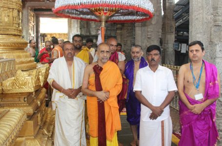 Adamaru Swamiji visits Tirupati