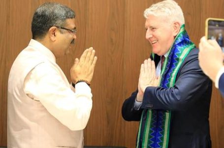 Dharmendra Pradhan meets Australian Minister for Skill and Training