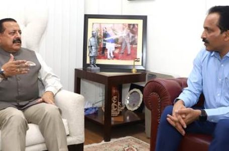 ISRO Chairman updates Dr Jitendra Singh about the status of Chandrayaan-3