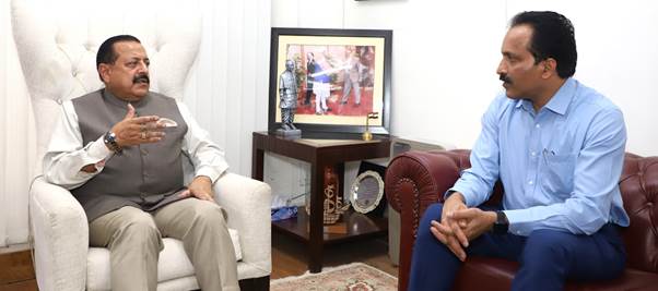  ISRO Chairman updates Dr Jitendra Singh about the status of Chandrayaan-3