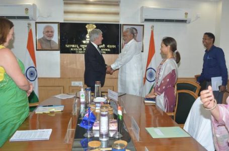 Parshottam Rupala holds bilateral meeting with Damien O Connor