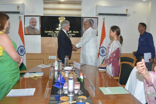  Parshottam Rupala holds bilateral meeting with Damien O Connor