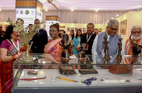  President of India inaugurates an art exhibition “Silent Conversation: from Margins to the Centre”