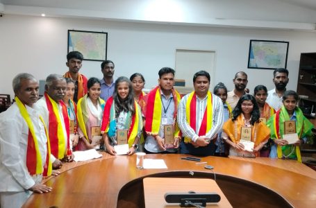DC Mullai Muhilan Encourages Students at Pratibha Puraskar