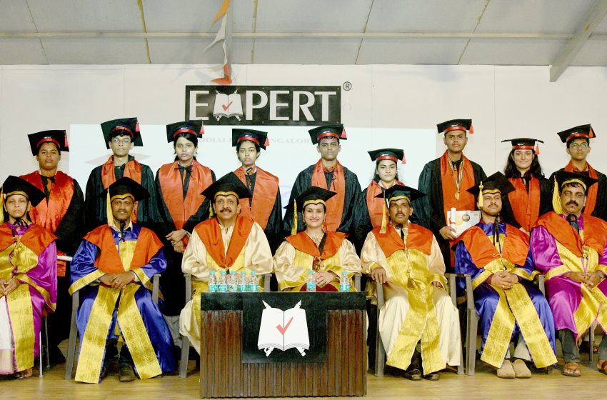  Expert PU College Marks Graduation Day with Enthusiasm
