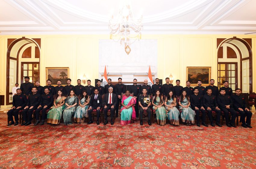  Probationers of Military Engineer Services call on the President