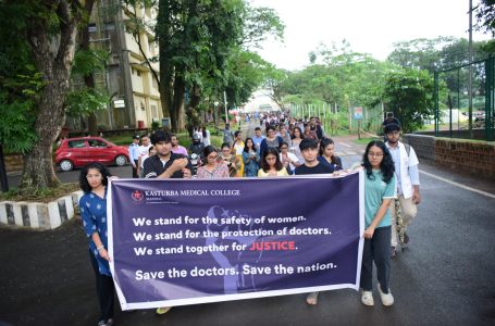 Manipal: Kasturba Medical College Students Organize Silent Candle March to Show Solidarity Against Violence in Kolkata