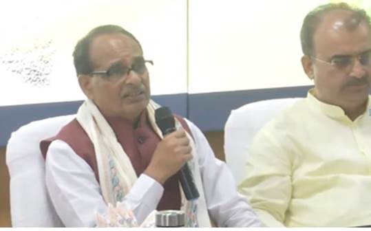  Union Minister Shivraj Singh Chouhan holds discussions with farmers