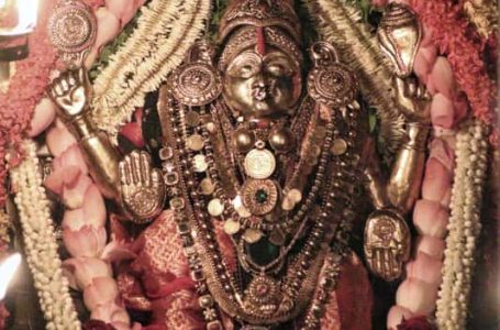 Kateel Sri Durgaparameshwari today’s Alankara